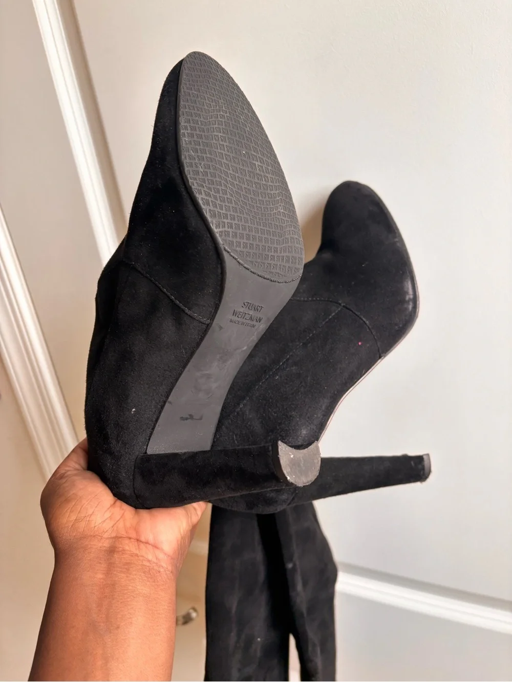 Stuart Weitzman heel styling